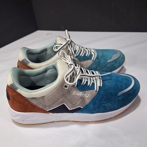 Karhu Aria Sneakers- Finland- Mens 9.5